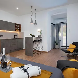 Deluxe And Korzo Appartement
