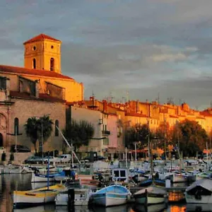 https://t2-pleine-vue-mer-plage-pied-la-ciotat.fr-provencehotel.com
